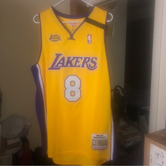 KOBE BRYANT LEGENDARY ICON 1999-2000 ROOKIE JERSEY #8 & SHOES #8 & FITTED - Picture 5 of 12